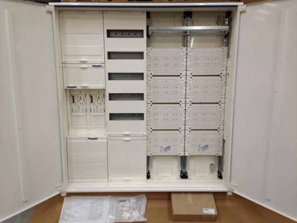 Hager Zählerschrank 2x eHZ Zählerfeld + 1x Verteilerfeld 5-reihig 1100mm mit APZ-Raum + 1x Multimediafeld 2-reihig ZB34S (inkl. Datenschnittstelle und RJ45-Buchse)